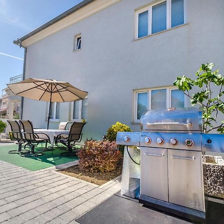 Apartment Canada Dream Vacation Срима Екстериор снимка