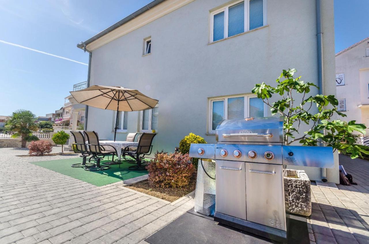 Apartment Canada Dream Vacation Срима Екстериор снимка