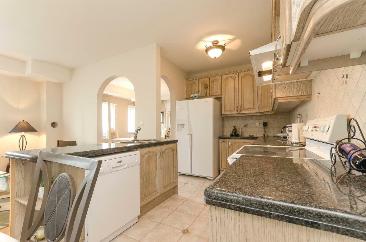 Apartment Canada Dream Vacation Срима Екстериор снимка