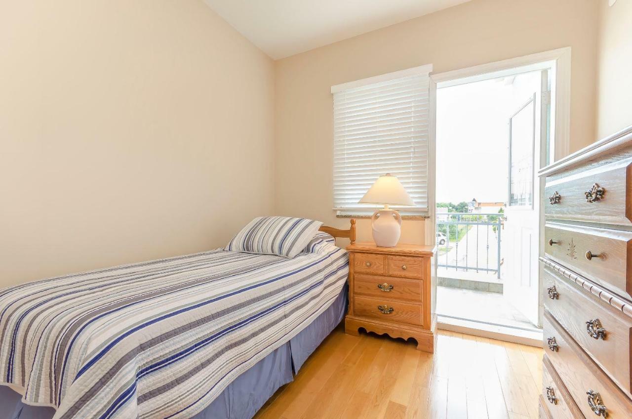 Apartment Canada Dream Vacation Срима Екстериор снимка