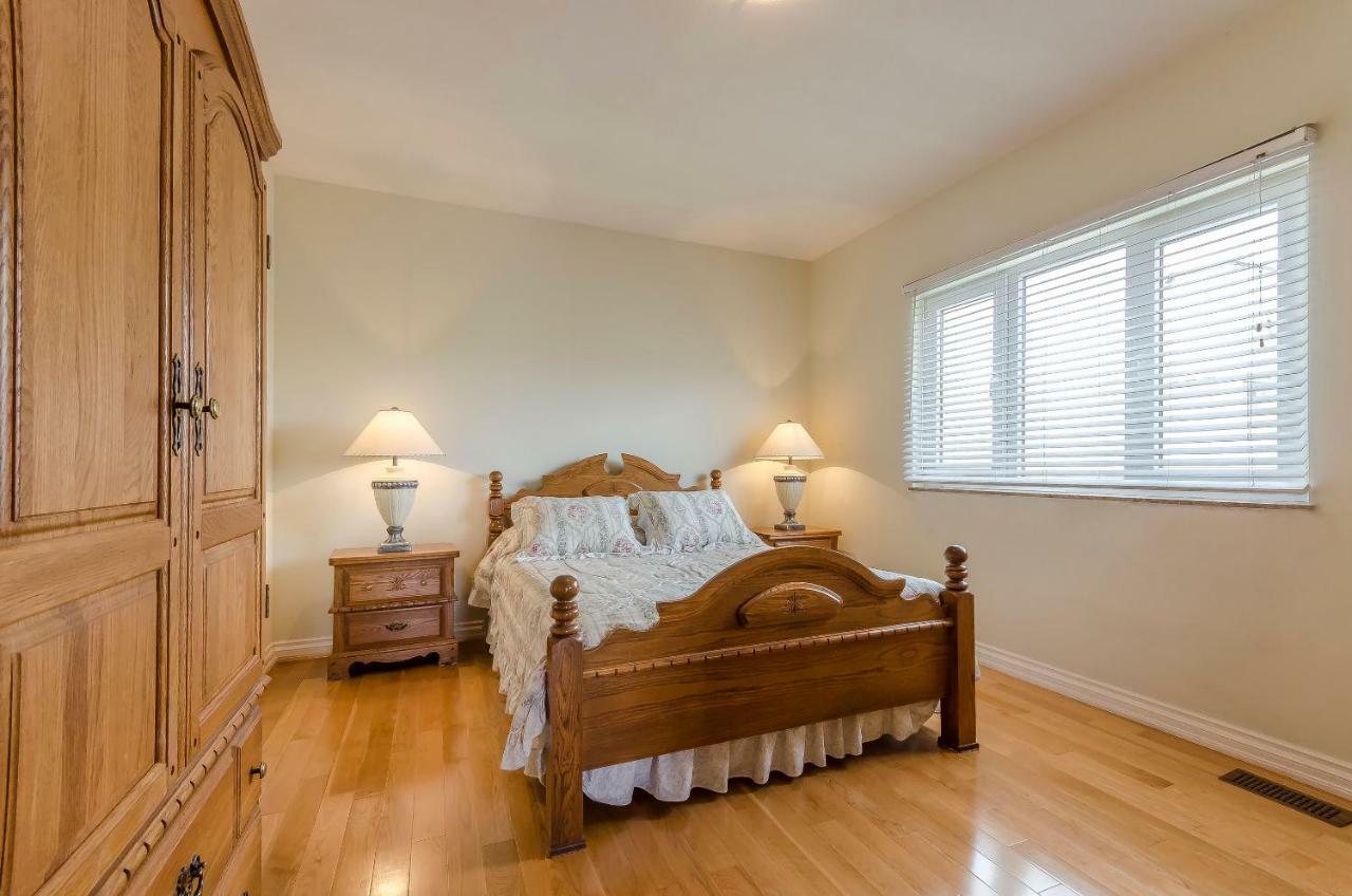 Apartment Canada Dream Vacation Срима Екстериор снимка