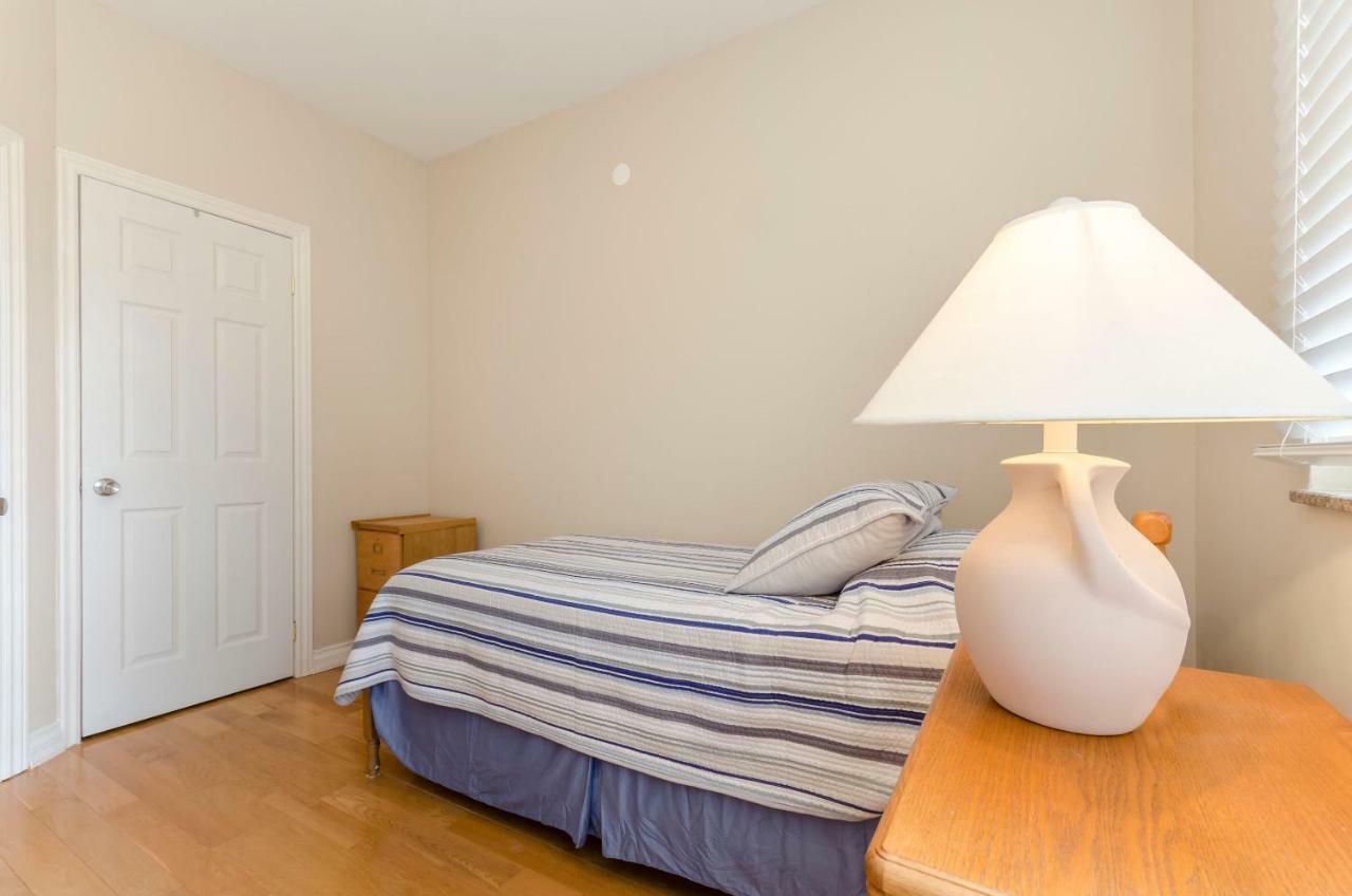 Apartment Canada Dream Vacation Срима Екстериор снимка