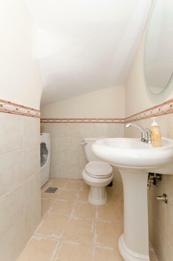 Apartment Canada Dream Vacation Срима Екстериор снимка