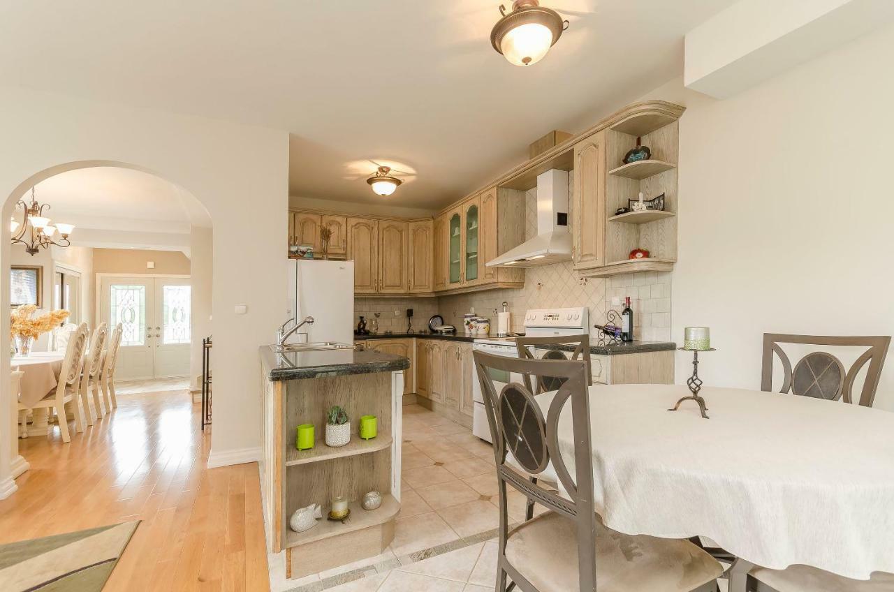 Apartment Canada Dream Vacation Срима Екстериор снимка