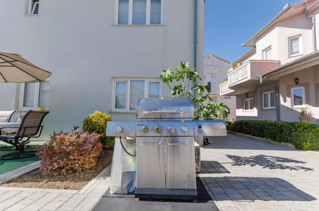 Apartment Canada Dream Vacation Срима Екстериор снимка
